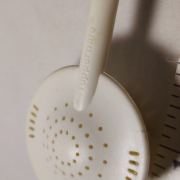 Vintage Tupperware Colander Key Chain - Picture 3 of 5